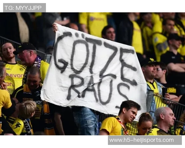 今日足球新闻聚焦全球赛事动态球员转会与战术分析精彩不断